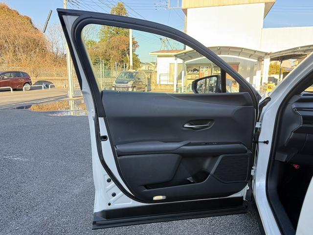 UX UX250h バージョンC 禁煙車 純正12.3インチナビ フルセグ アラウンドビューモニター 衝突軽減ブレーキ アダプティブクルーズコントロール シートエアコン シートヒーター パワーシート ステアリングヒーター ETC2.0(40枚目)