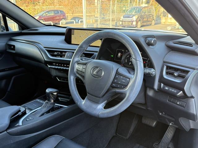 UX UX250h バージョンC 禁煙車 純正12.3インチナビ フルセグ アラウンドビューモニター 衝突軽減ブレーキ アダプティブクルーズコントロール シートエアコン シートヒーター パワーシート ステアリングヒーター ETC2.0(42枚目)