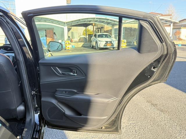 プリウス Ｚ　禁煙車　純正１２．３インチナビ　アラウンドビューカメラ　フルセグ　電動リアゲート　デジタルインナーミラー　パワーシート　シートエアコン・ヒーター　パーキングアシスト（38枚目）