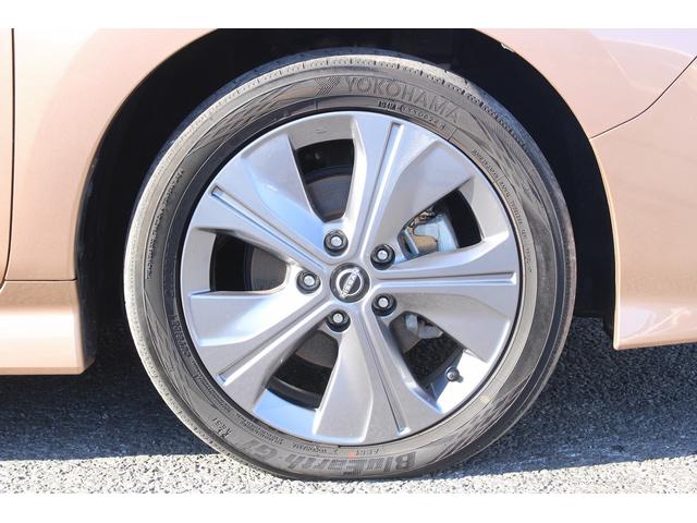 リーフ X Vセレクション 寒冷地仕様 純正9インチナビ プロパイロット アラウンドビューカメラ 衝突軽減ブレーキ ステアリングヒーター 全席シートヒーター ビルドインETC2.0 レーンキープ 純正17インチアルミホイール(14枚目)