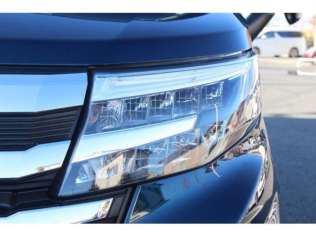 ルーミー カスタムＧ－Ｔ　禁煙車　純正９インチナビ　両側電動スライドドア　フルセグ　バックカメラ　アダプティブクルーズコントロール　衝突軽減ブレーキ　ＥＴＣ　アイドリングストップ　クリアランスソナー　Ｂｌｕｅｔｏｏｔｈ　ＬＥＤ（12枚目）