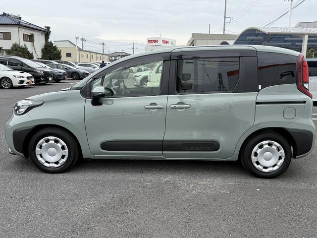 シエンタ Ｇ　禁煙車　純正１０インチディスプレイ　フルセグ　アラウンドヴューモニター　衝突軽減ブレーキ　運転支援システム　両側電動スライド　ブラインドスポットモニター　レーダークルーズ　ＵＳＢ入出力端子（9枚目）