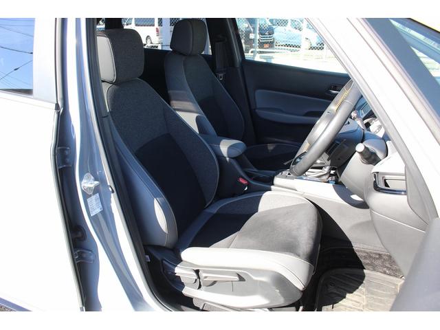 フィット ｅ：ＨＥＶ　ＲＳ　禁煙車　純正８インチナビ　フルセグ　バックカメラ　衝突軽減ブレーキ　運転支援システム　アダプティブクルーズコントロール　白線逸脱警報　パーキングアラート　ホールド機能付ブレーキ　ビルドインＥＴＣ２．０（15枚目）