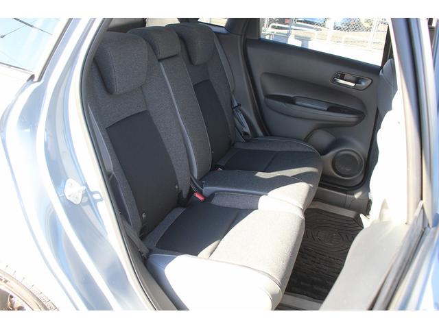 フィット ｅ：ＨＥＶ　ＲＳ　禁煙車　純正８インチナビ　フルセグ　バックカメラ　衝突軽減ブレーキ　運転支援システム　アダプティブクルーズコントロール　白線逸脱警報　パーキングアラート　ホールド機能付ブレーキ　ビルドインＥＴＣ２．０（16枚目）