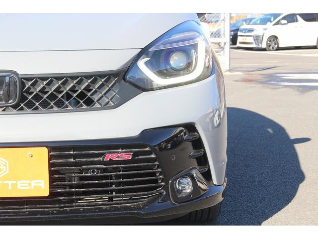 フィット ｅ：ＨＥＶ　ＲＳ　禁煙車　純正８インチナビ　フルセグ　バックカメラ　衝突軽減ブレーキ　運転支援システム　アダプティブクルーズコントロール　白線逸脱警報　パーキングアラート　ホールド機能付ブレーキ　ビルドインＥＴＣ２．０（25枚目）