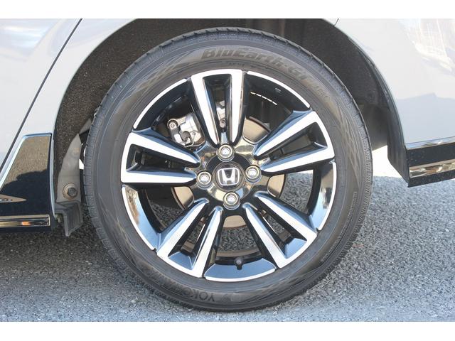 フィット ｅ：ＨＥＶ　ＲＳ　禁煙車　純正８インチナビ　フルセグ　バックカメラ　衝突軽減ブレーキ　運転支援システム　アダプティブクルーズコントロール　白線逸脱警報　パーキングアラート　ホールド機能付ブレーキ　ビルドインＥＴＣ２．０（32枚目）