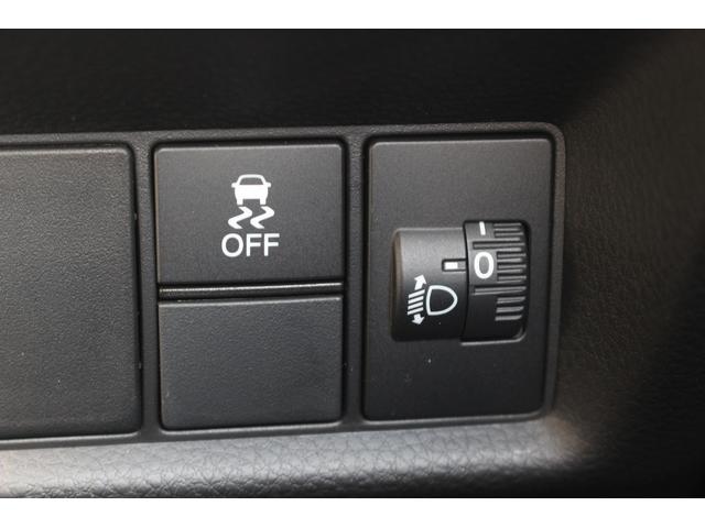 フィット ｅ：ＨＥＶ　ＲＳ　禁煙車　純正８インチナビ　フルセグ　バックカメラ　衝突軽減ブレーキ　運転支援システム　アダプティブクルーズコントロール　白線逸脱警報　パーキングアラート　ホールド機能付ブレーキ　ビルドインＥＴＣ２．０（58枚目）