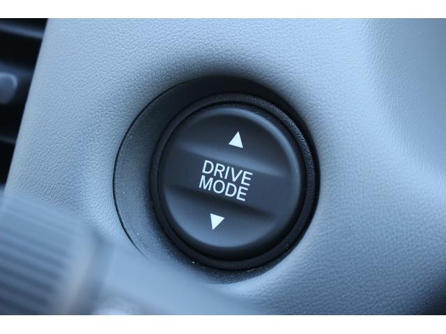 フィット ｅ：ＨＥＶ　ＲＳ　禁煙車　純正８インチナビ　フルセグ　バックカメラ　衝突軽減ブレーキ　運転支援システム　アダプティブクルーズコントロール　白線逸脱警報　パーキングアラート　ホールド機能付ブレーキ　ビルドインＥＴＣ２．０（60枚目）