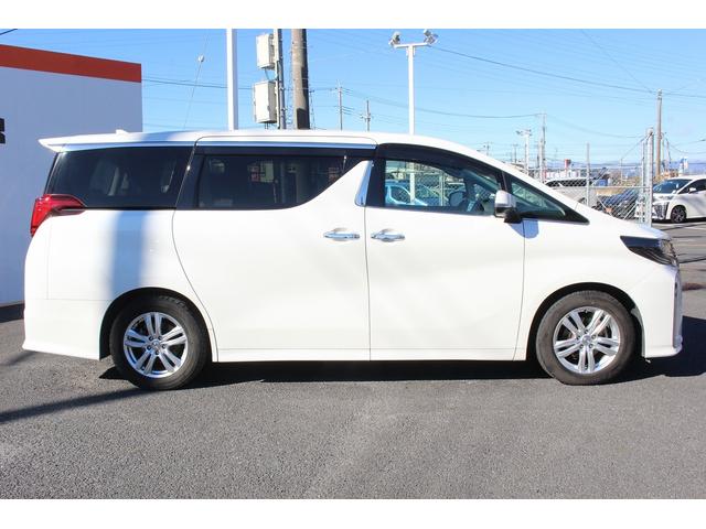 アルファード ２．５Ｓ　Ｃパッケージ　後期型　禁煙車　１２インチフリップダウンモニター　純正１０インチナビ　フルセグ　バックカメラ　両側電動スライド　パワーバックドア　衝突軽減ブレーキ　運転支援システム　ステアリング連動ヘッドランプ（9枚目）