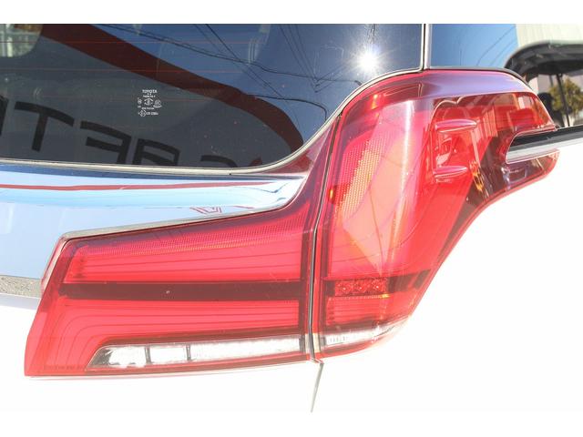 アルファード ２．５Ｓ　Ｃパッケージ　後期型　禁煙車　１２インチフリップダウンモニター　純正１０インチナビ　フルセグ　バックカメラ　両側電動スライド　パワーバックドア　衝突軽減ブレーキ　運転支援システム　ステアリング連動ヘッドランプ（13枚目）