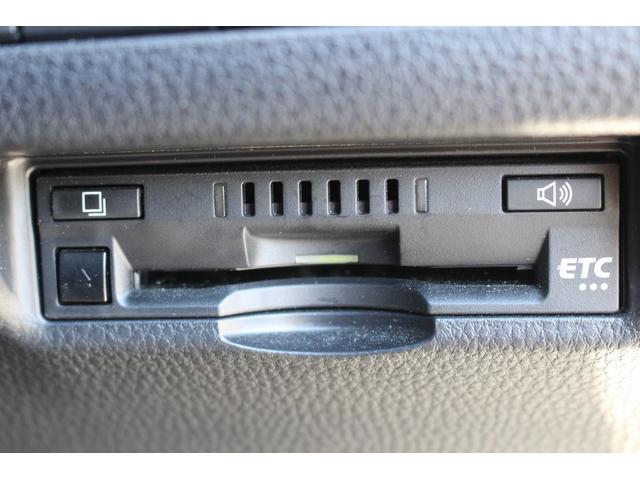 ハリアー Ｓ　ワンオーナー　純正８インチディスプレイオーディオ　セーフティセンス衝突回避支援パッケージ　パーキングサポートブレーキ　フルセグＴＶ　バックカメラ　カープレイ接続　ビルドインＥＴＣ　純正１７インチＡＷ（6枚目）