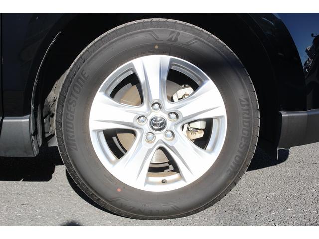 ハリアー Ｓ　ワンオーナー　純正８インチディスプレイオーディオ　セーフティセンス衝突回避支援パッケージ　パーキングサポートブレーキ　フルセグＴＶ　バックカメラ　カープレイ接続　ビルドインＥＴＣ　純正１７インチＡＷ（14枚目）