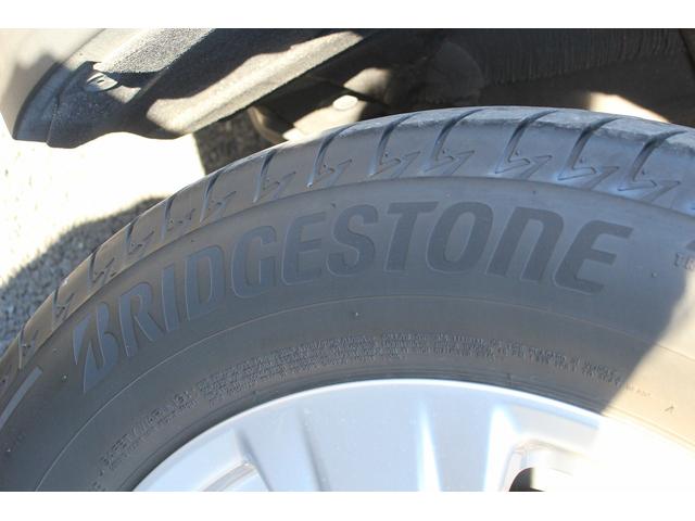 ハリアー Ｓ　ワンオーナー　純正８インチディスプレイオーディオ　セーフティセンス衝突回避支援パッケージ　パーキングサポートブレーキ　フルセグＴＶ　バックカメラ　カープレイ接続　ビルドインＥＴＣ　純正１７インチＡＷ（34枚目）