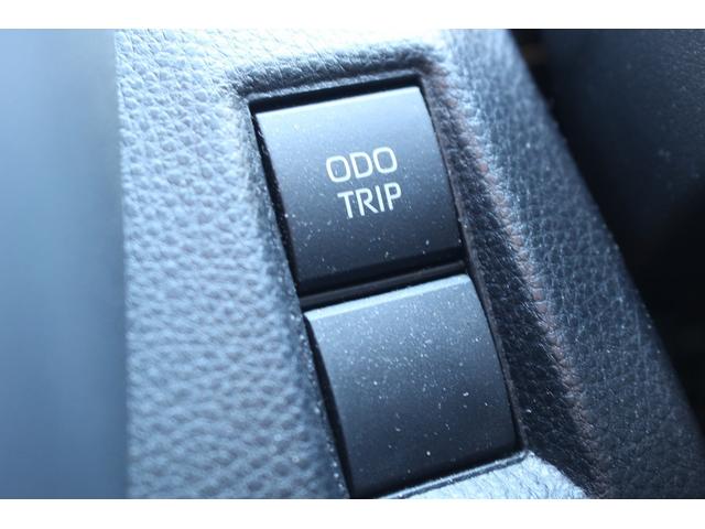 ハリアー Ｓ　ワンオーナー　純正８インチディスプレイオーディオ　セーフティセンス衝突回避支援パッケージ　パーキングサポートブレーキ　フルセグＴＶ　バックカメラ　カープレイ接続　ビルドインＥＴＣ　純正１７インチＡＷ（57枚目）