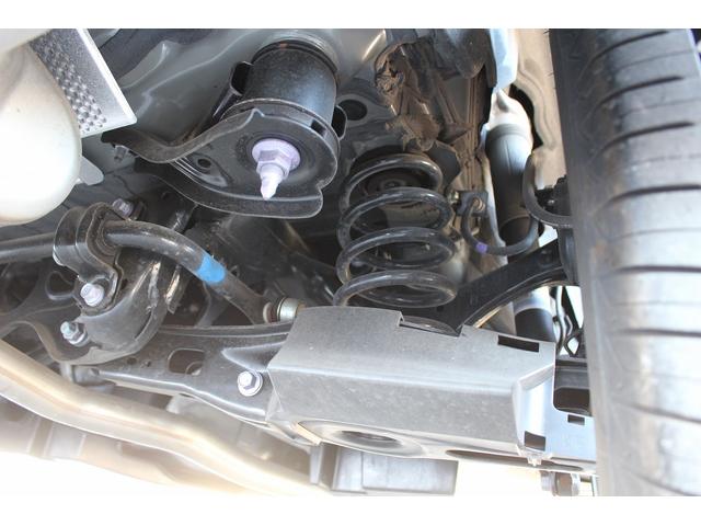 ハリアー Ｓ　ワンオーナー　純正８インチディスプレイオーディオ　セーフティセンス衝突回避支援パッケージ　パーキングサポートブレーキ　フルセグＴＶ　バックカメラ　カープレイ接続　ビルドインＥＴＣ　純正１７インチＡＷ（69枚目）