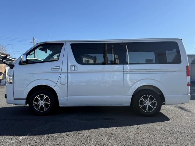 ハイエースバン ロングスーパーＧＬ　禁煙車　ナビ　フルセグ　バックカメラ　衝突軽減ブレーキ　運転支援システム　純正１５インチアルミ　パーキングサポートブレーキ　オートハイビーム　　ＵＳＢ入力端子　ＬＥＤヘッドライト　ビルトインＥＴＣ（11枚目）