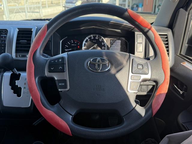 ハイエースバン ロングスーパーＧＬ　禁煙車　ナビ　フルセグ　バックカメラ　衝突軽減ブレーキ　運転支援システム　純正１５インチアルミ　パーキングサポートブレーキ　オートハイビーム　　ＵＳＢ入力端子　ＬＥＤヘッドライト　ビルトインＥＴＣ（17枚目）