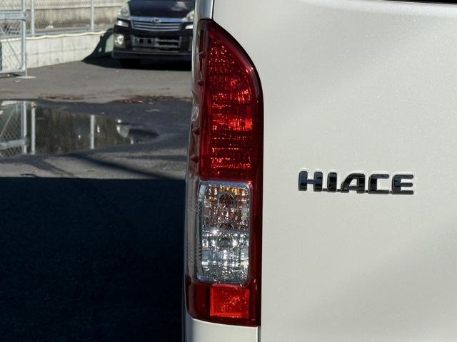 ハイエースバン ロングスーパーＧＬ　禁煙車　ナビ　フルセグ　バックカメラ　衝突軽減ブレーキ　運転支援システム　純正１５インチアルミ　パーキングサポートブレーキ　オートハイビーム　　ＵＳＢ入力端子　ＬＥＤヘッドライト　ビルトインＥＴＣ（27枚目）