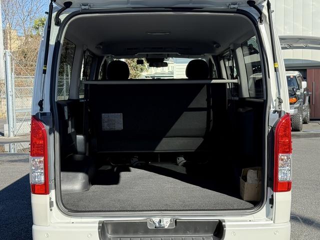 ハイエースバン ロングスーパーＧＬ　禁煙車　ナビ　フルセグ　バックカメラ　衝突軽減ブレーキ　運転支援システム　純正１５インチアルミ　パーキングサポートブレーキ　オートハイビーム　　ＵＳＢ入力端子　ＬＥＤヘッドライト　ビルトインＥＴＣ（31枚目）