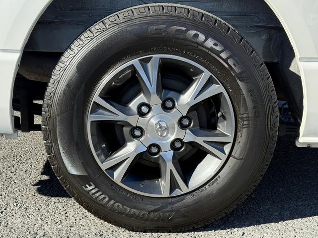 ハイエースバン ロングスーパーＧＬ　禁煙車　ナビ　フルセグ　バックカメラ　衝突軽減ブレーキ　運転支援システム　純正１５インチアルミ　パーキングサポートブレーキ　オートハイビーム　　ＵＳＢ入力端子　ＬＥＤヘッドライト　ビルトインＥＴＣ（37枚目）