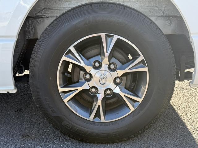 ハイエースバン ロングスーパーＧＬ　禁煙車　ナビ　フルセグ　バックカメラ　衝突軽減ブレーキ　運転支援システム　純正１５インチアルミ　パーキングサポートブレーキ　オートハイビーム　　ＵＳＢ入力端子　ＬＥＤヘッドライト　ビルトインＥＴＣ（38枚目）