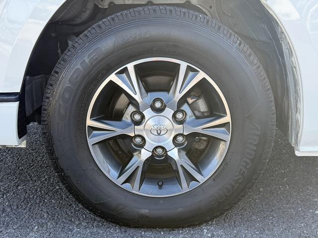 ハイエースバン ロングスーパーＧＬ　禁煙車　ナビ　フルセグ　バックカメラ　衝突軽減ブレーキ　運転支援システム　純正１５インチアルミ　パーキングサポートブレーキ　オートハイビーム　　ＵＳＢ入力端子　ＬＥＤヘッドライト　ビルトインＥＴＣ（39枚目）