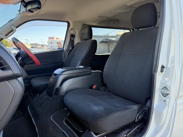 ハイエースバン ロングスーパーＧＬ　禁煙車　ナビ　フルセグ　バックカメラ　衝突軽減ブレーキ　運転支援システム　純正１５インチアルミ　パーキングサポートブレーキ　オートハイビーム　　ＵＳＢ入力端子　ＬＥＤヘッドライト　ビルトインＥＴＣ（48枚目）