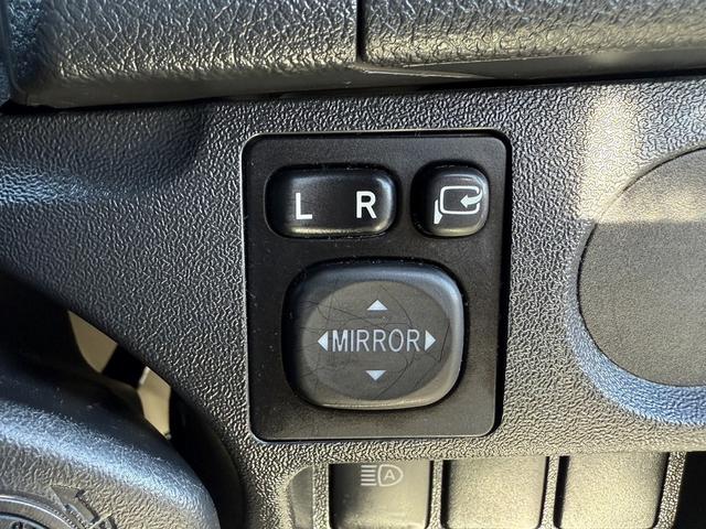 ハイエースバン ロングスーパーＧＬ　禁煙車　ナビ　フルセグ　バックカメラ　衝突軽減ブレーキ　運転支援システム　純正１５インチアルミ　パーキングサポートブレーキ　オートハイビーム　　ＵＳＢ入力端子　ＬＥＤヘッドライト　ビルトインＥＴＣ（55枚目）