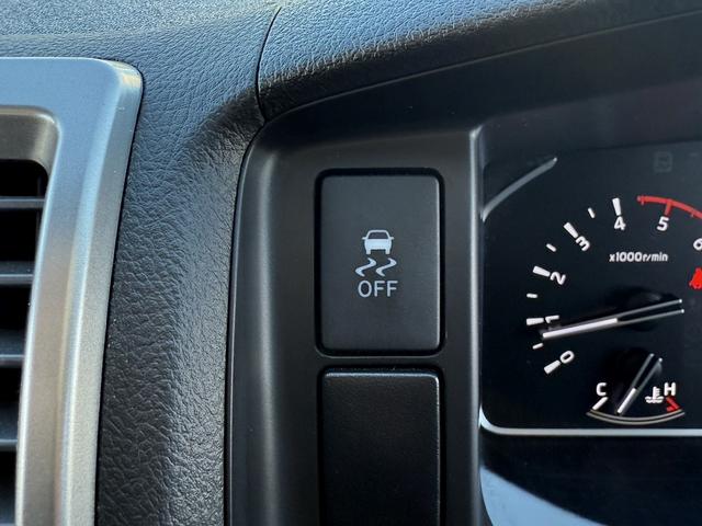 ハイエースバン ロングスーパーＧＬ　禁煙車　ナビ　フルセグ　バックカメラ　衝突軽減ブレーキ　運転支援システム　純正１５インチアルミ　パーキングサポートブレーキ　オートハイビーム　　ＵＳＢ入力端子　ＬＥＤヘッドライト　ビルトインＥＴＣ（57枚目）