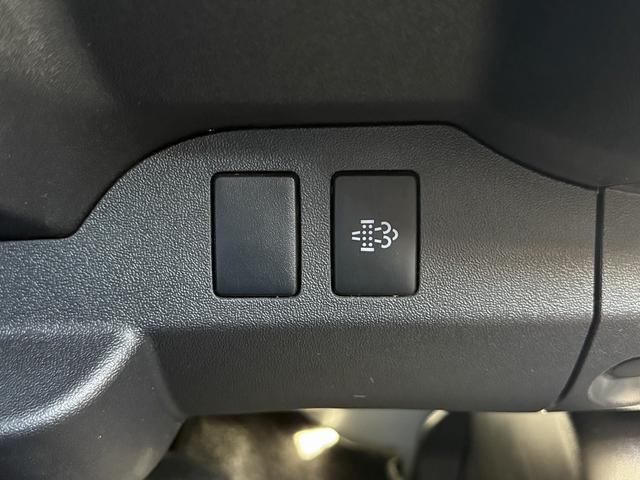 ハイエースバン ロングスーパーＧＬ　禁煙車　ナビ　フルセグ　バックカメラ　衝突軽減ブレーキ　運転支援システム　純正１５インチアルミ　パーキングサポートブレーキ　オートハイビーム　　ＵＳＢ入力端子　ＬＥＤヘッドライト　ビルトインＥＴＣ（60枚目）