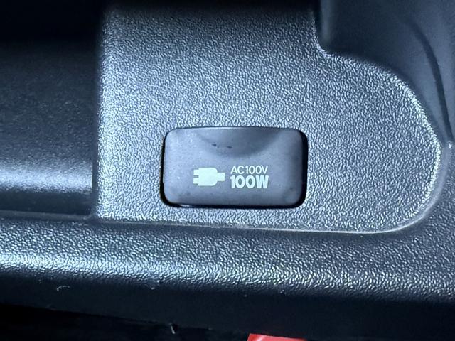 ハイエースバン ロングスーパーＧＬ　禁煙車　ナビ　フルセグ　バックカメラ　衝突軽減ブレーキ　運転支援システム　純正１５インチアルミ　パーキングサポートブレーキ　オートハイビーム　　ＵＳＢ入力端子　ＬＥＤヘッドライト　ビルトインＥＴＣ（63枚目）