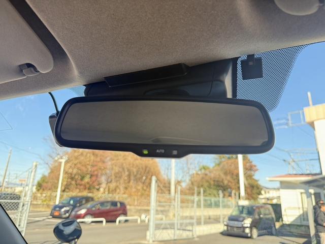 ハイエースバン ロングスーパーＧＬ　禁煙車　ナビ　フルセグ　バックカメラ　衝突軽減ブレーキ　運転支援システム　純正１５インチアルミ　パーキングサポートブレーキ　オートハイビーム　　ＵＳＢ入力端子　ＬＥＤヘッドライト　ビルトインＥＴＣ（68枚目）