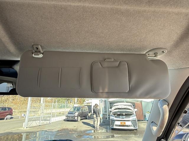 ハイエースバン ロングスーパーＧＬ　禁煙車　ナビ　フルセグ　バックカメラ　衝突軽減ブレーキ　運転支援システム　純正１５インチアルミ　パーキングサポートブレーキ　オートハイビーム　　ＵＳＢ入力端子　ＬＥＤヘッドライト　ビルトインＥＴＣ（69枚目）