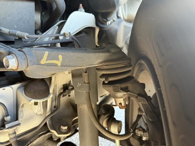 ハイエースバン ロングスーパーＧＬ　禁煙車　ナビ　フルセグ　バックカメラ　衝突軽減ブレーキ　運転支援システム　純正１５インチアルミ　パーキングサポートブレーキ　オートハイビーム　　ＵＳＢ入力端子　ＬＥＤヘッドライト　ビルトインＥＴＣ（72枚目）