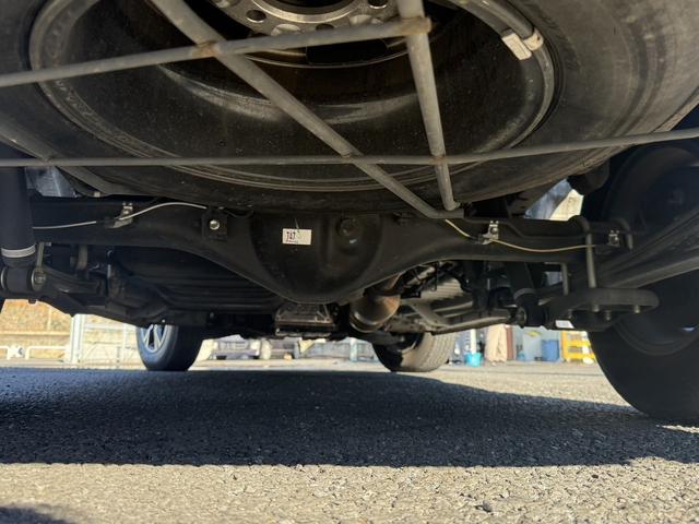 ハイエースバン ロングスーパーＧＬ　禁煙車　ナビ　フルセグ　バックカメラ　衝突軽減ブレーキ　運転支援システム　純正１５インチアルミ　パーキングサポートブレーキ　オートハイビーム　　ＵＳＢ入力端子　ＬＥＤヘッドライト　ビルトインＥＴＣ（74枚目）