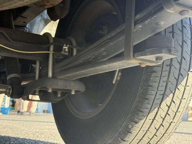 ハイエースバン ロングスーパーＧＬ　禁煙車　ナビ　フルセグ　バックカメラ　衝突軽減ブレーキ　運転支援システム　純正１５インチアルミ　パーキングサポートブレーキ　オートハイビーム　　ＵＳＢ入力端子　ＬＥＤヘッドライト　ビルトインＥＴＣ（75枚目）