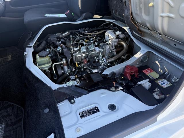 ハイエースバン ロングスーパーＧＬ　禁煙車　ナビ　フルセグ　バックカメラ　衝突軽減ブレーキ　運転支援システム　純正１５インチアルミ　パーキングサポートブレーキ　オートハイビーム　　ＵＳＢ入力端子　ＬＥＤヘッドライト　ビルトインＥＴＣ（77枚目）