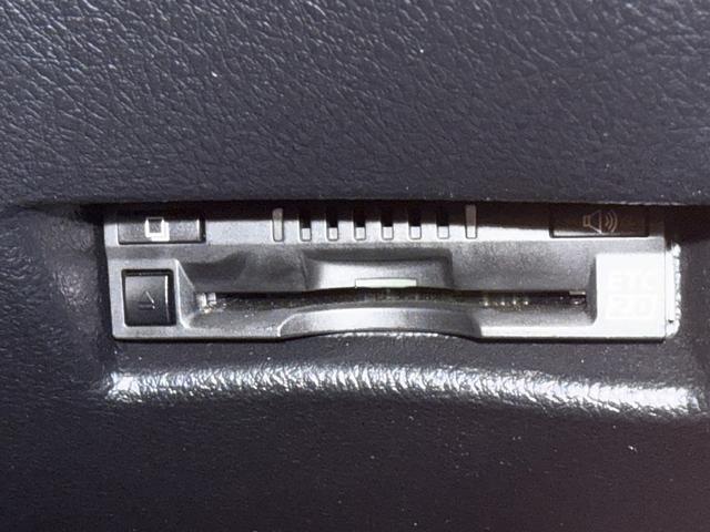 シエンタ Ｇ　禁煙車　純正ナビ　フルセグ　バックカメラ　両側電動スライドドア　衝突軽減ブレーキ　白線逸脱警報　オートハイビーム　ハーフレザーシート　革巻きハンドル　純正ビルトインＥＴＣ　フォグ　ＬＥＤヘッドライト（6枚目）