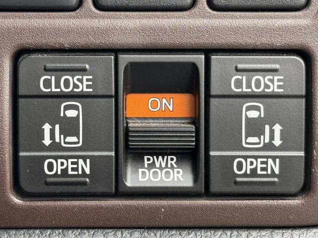 エスクァイア Ｇｉ　禁煙車　純正ナビ　両側電動スライドドア　衝突軽減ブレーキ　フルセグ　バックカメラ　黒革シート　クルーズコントロール　レーンキープ　アイドリングストップ　ビルドインＥＴＣ　ＬＥＤヘッドライト（6枚目）