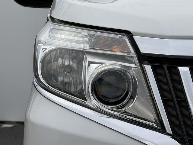 エスクァイア Ｇｉ　禁煙車　純正ナビ　両側電動スライドドア　衝突軽減ブレーキ　フルセグ　バックカメラ　黒革シート　クルーズコントロール　レーンキープ　アイドリングストップ　ビルドインＥＴＣ　ＬＥＤヘッドライト（12枚目）