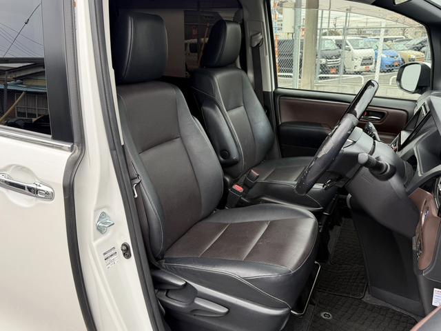 エスクァイア Ｇｉ　禁煙車　純正ナビ　両側電動スライドドア　衝突軽減ブレーキ　フルセグ　バックカメラ　黒革シート　クルーズコントロール　レーンキープ　アイドリングストップ　ビルドインＥＴＣ　ＬＥＤヘッドライト（15枚目）