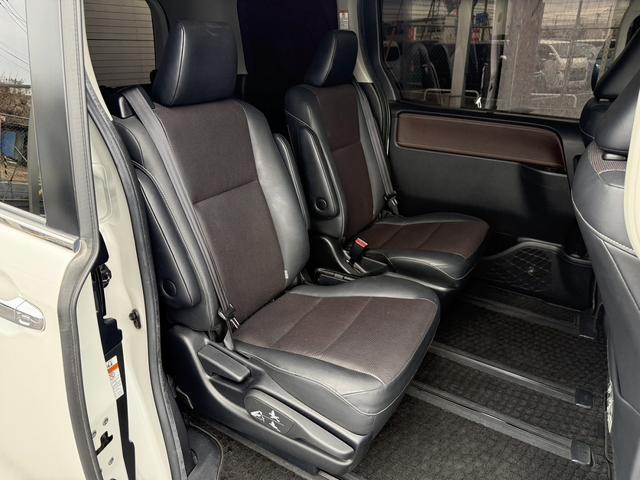 エスクァイア Ｇｉ　禁煙車　純正ナビ　両側電動スライドドア　衝突軽減ブレーキ　フルセグ　バックカメラ　黒革シート　クルーズコントロール　レーンキープ　アイドリングストップ　ビルドインＥＴＣ　ＬＥＤヘッドライト（16枚目）