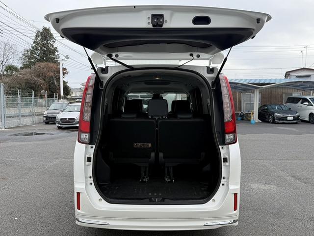 エスクァイア Ｇｉ　禁煙車　純正ナビ　両側電動スライドドア　衝突軽減ブレーキ　フルセグ　バックカメラ　黒革シート　クルーズコントロール　レーンキープ　アイドリングストップ　ビルドインＥＴＣ　ＬＥＤヘッドライト（41枚目）