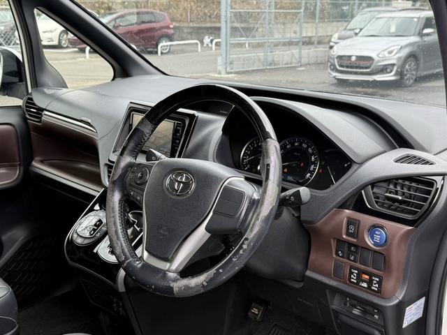 エスクァイア Ｇｉ　禁煙車　純正ナビ　両側電動スライドドア　衝突軽減ブレーキ　フルセグ　バックカメラ　黒革シート　クルーズコントロール　レーンキープ　アイドリングストップ　ビルドインＥＴＣ　ＬＥＤヘッドライト（46枚目）