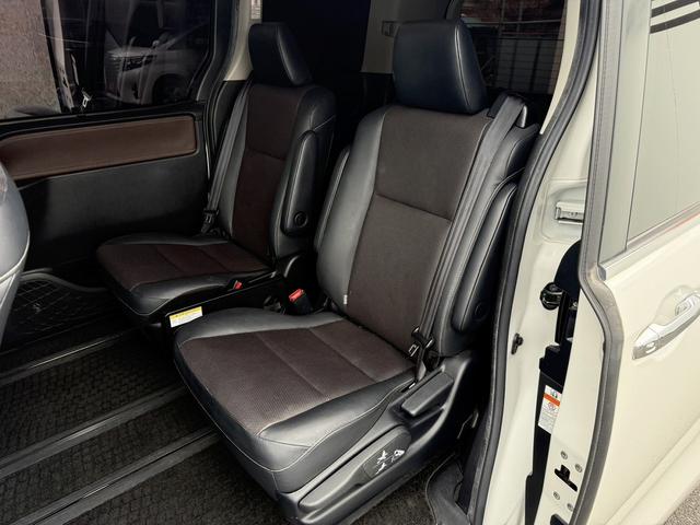 エスクァイア Ｇｉ　禁煙車　純正ナビ　両側電動スライドドア　衝突軽減ブレーキ　フルセグ　バックカメラ　黒革シート　クルーズコントロール　レーンキープ　アイドリングストップ　ビルドインＥＴＣ　ＬＥＤヘッドライト（50枚目）