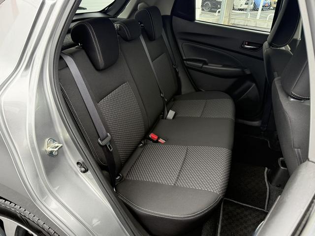 スイフト ＲＳ　５ＭＴ　セーフティーパッケージ　純正８インチナビ　フルセグ　衝突軽減ブレーキ　アダプティブクルーズコントロール　シートヒーター　純正１６インチアルミホイール　レーンアシスト　スマートキー　オートライト（16枚目）