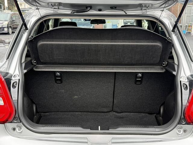 スイフト ＲＳ　５ＭＴ　セーフティーパッケージ　純正８インチナビ　フルセグ　衝突軽減ブレーキ　アダプティブクルーズコントロール　シートヒーター　純正１６インチアルミホイール　レーンアシスト　スマートキー　オートライト（19枚目）