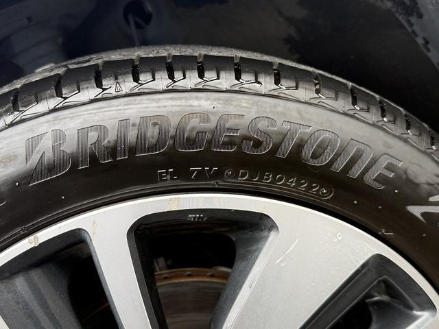 スイフト ＲＳ　５ＭＴ　セーフティーパッケージ　純正８インチナビ　フルセグ　衝突軽減ブレーキ　アダプティブクルーズコントロール　シートヒーター　純正１６インチアルミホイール　レーンアシスト　スマートキー　オートライト（34枚目）