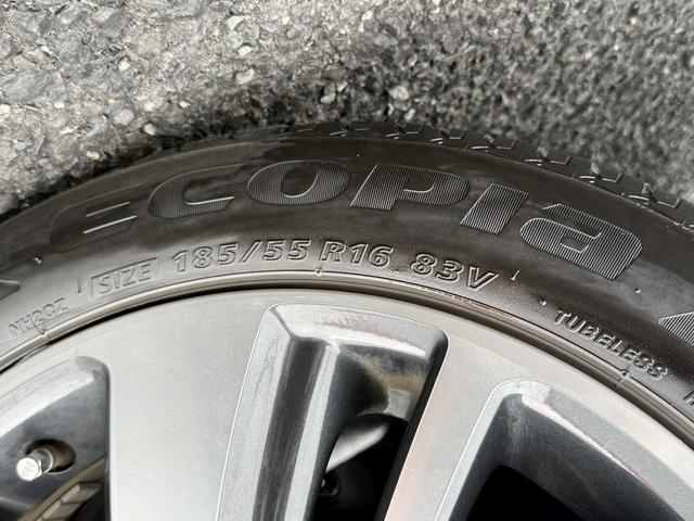 スイフト ＲＳ　５ＭＴ　セーフティーパッケージ　純正８インチナビ　フルセグ　衝突軽減ブレーキ　アダプティブクルーズコントロール　シートヒーター　純正１６インチアルミホイール　レーンアシスト　スマートキー　オートライト（35枚目）