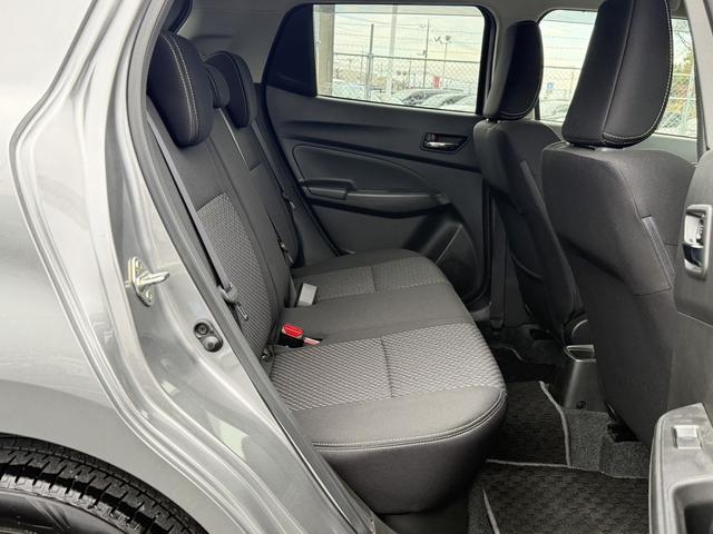 スイフト ＲＳ　５ＭＴ　セーフティーパッケージ　純正８インチナビ　フルセグ　衝突軽減ブレーキ　アダプティブクルーズコントロール　シートヒーター　純正１６インチアルミホイール　レーンアシスト　スマートキー　オートライト（44枚目）